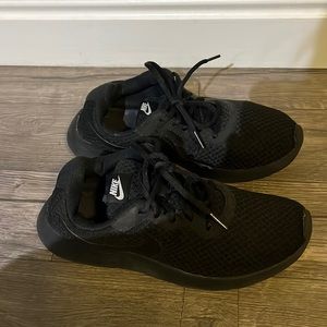 Nike Tanjun Women's Shoes